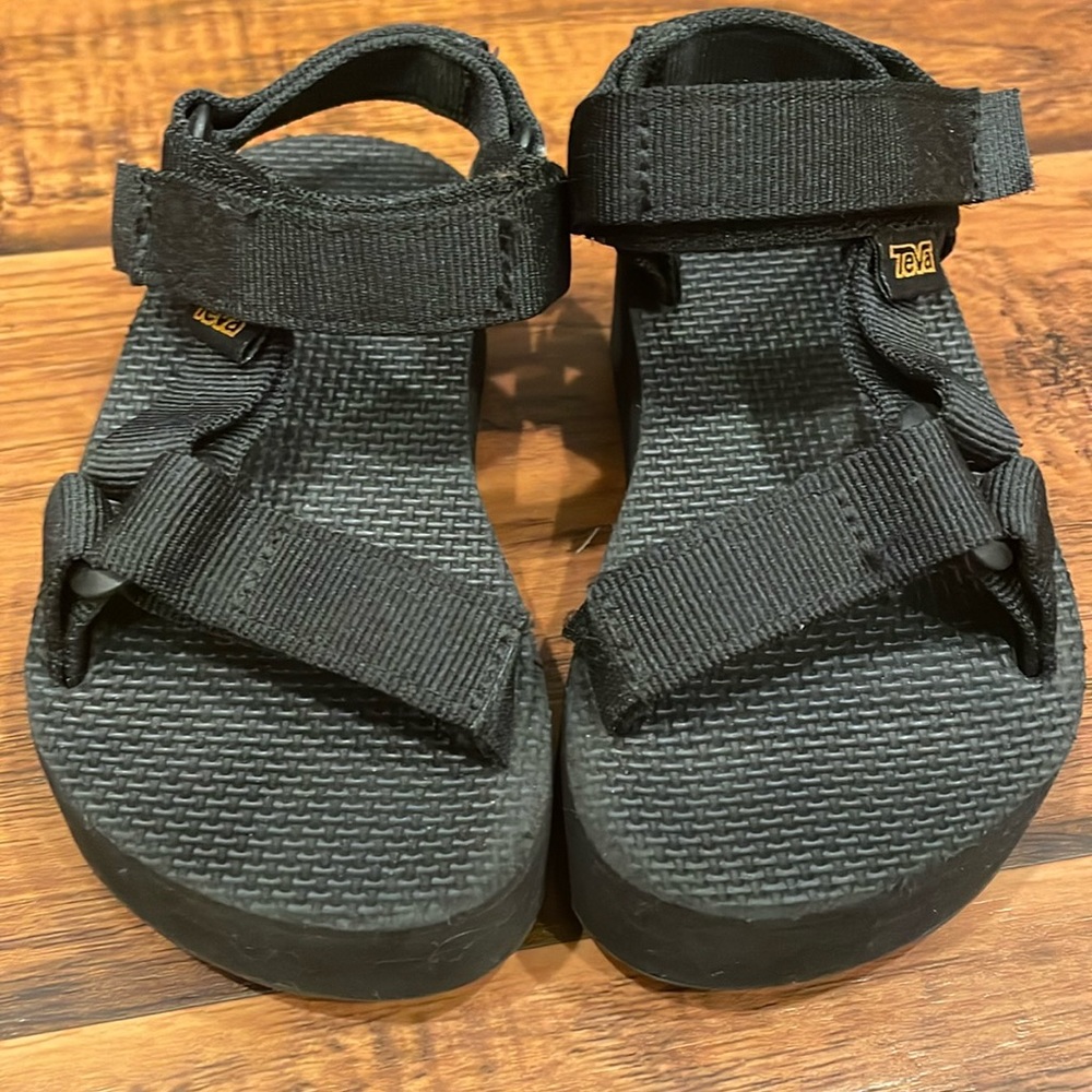 Teva sandals for toddler size 9